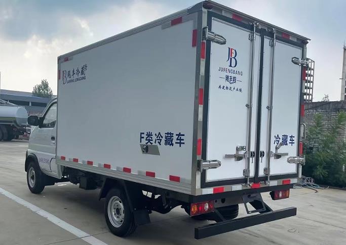 長安神騏2.5噸冷藏車